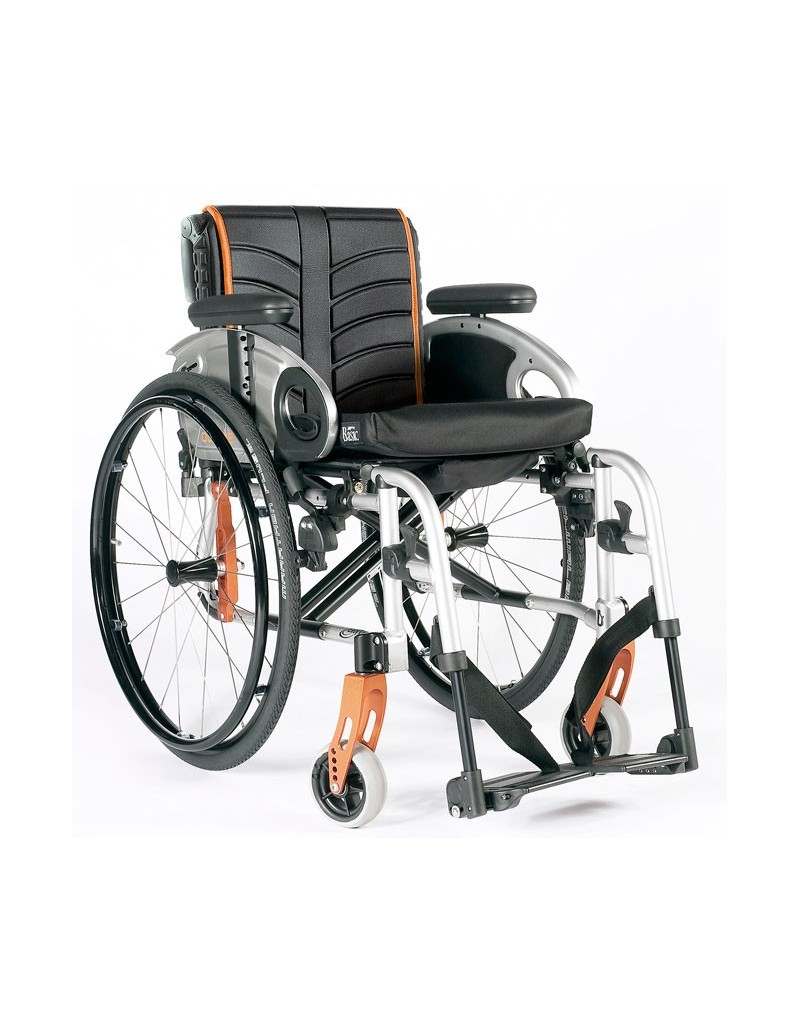 Silla de ruedas en aluminio SUNRISE Quickie Life con reposapiés desmontables Silla de ruedas en aluminio SUNRISE Quickie Life con reposapiés desmontables